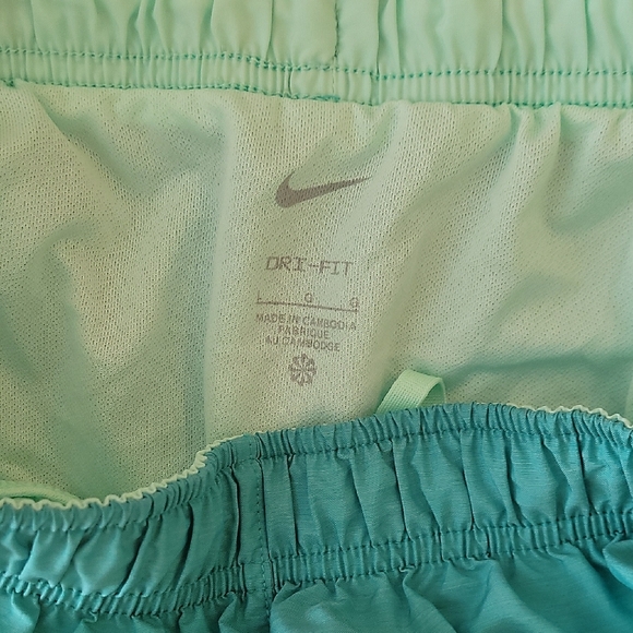 Nike Women's Blue Athletic Shorts L - Picture 7 of 8